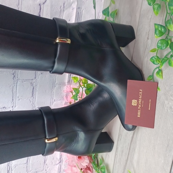 Bruno Magli Paula Stretch Dress Boots NIB - Picture 2 of 12